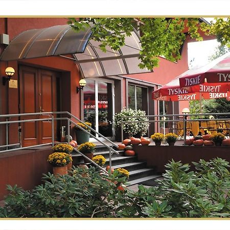 Agat Hotel Лодзь Экстерьер фото