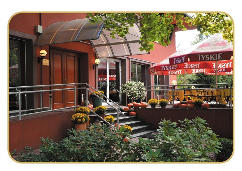 Agat Hotel Лодзь Экстерьер фото