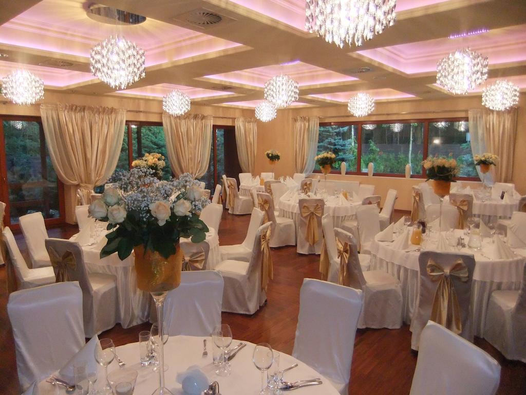 Agat Hotel Лодзь Экстерьер фото