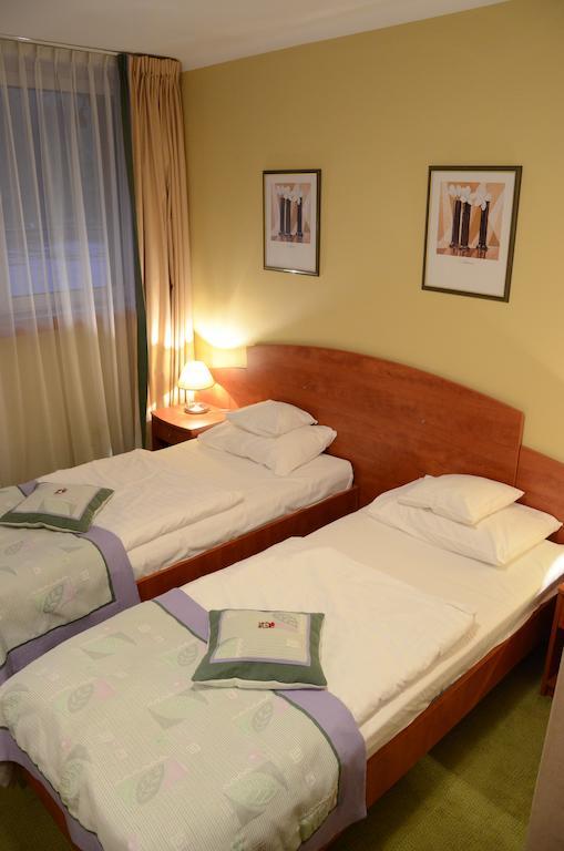 Agat Hotel Лодзь Номер фото